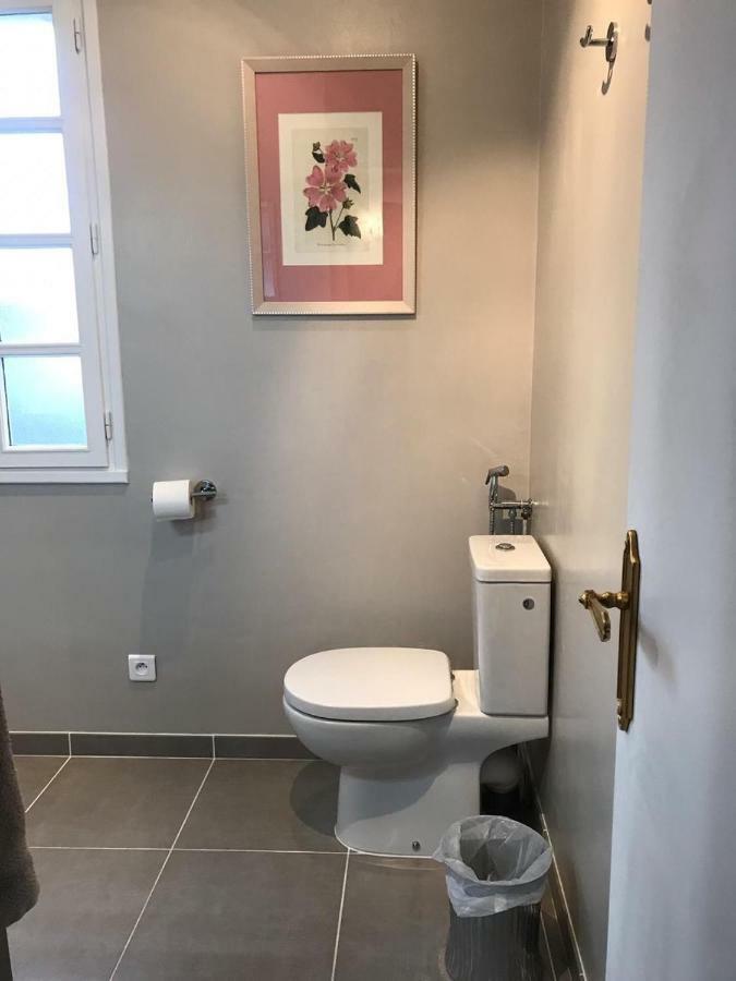 Bed and Breakfast La Tour De Saint Cyr Екстер'єр фото