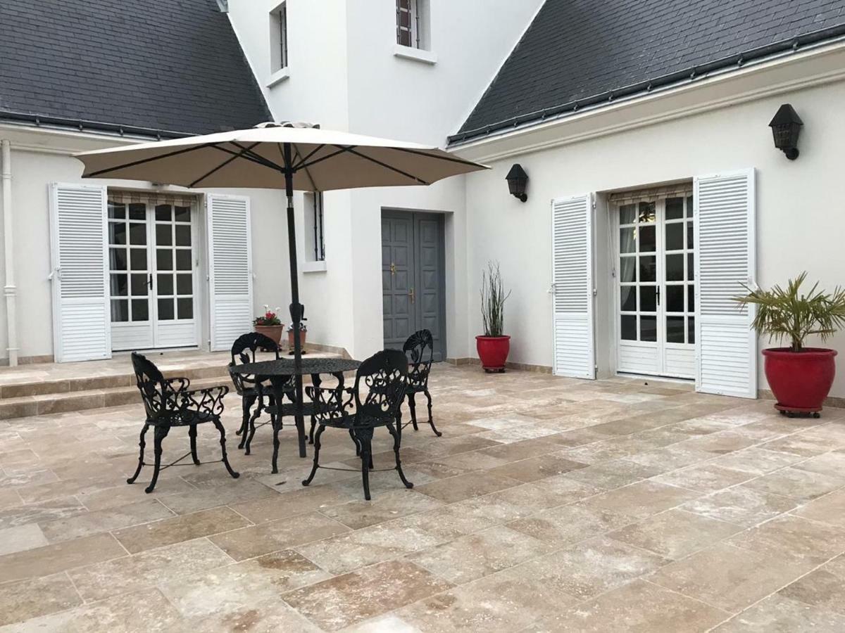 Bed and Breakfast La Tour De Saint Cyr Екстер'єр фото